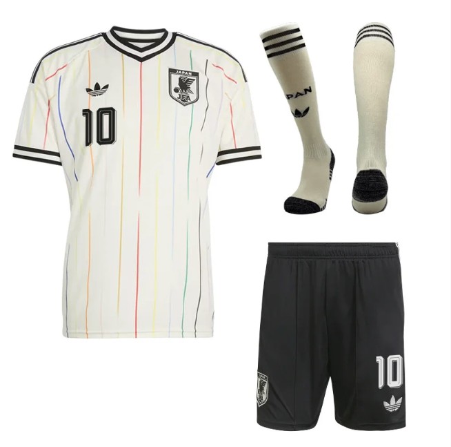 White and black Thunder Kittens field kit